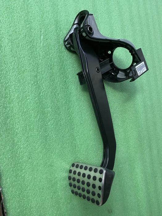 Pedala frana A2042902301 Mercedes-Benz C-Class W204/S204