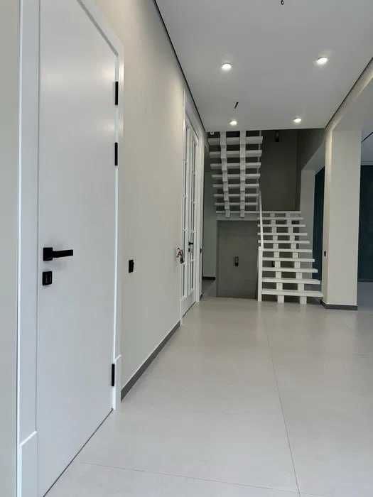 СДАЁТСЯ в Аренду ул, САЁХАТ ПОД Офис  Кафе  380 м2 Паркинг  3-4 машины