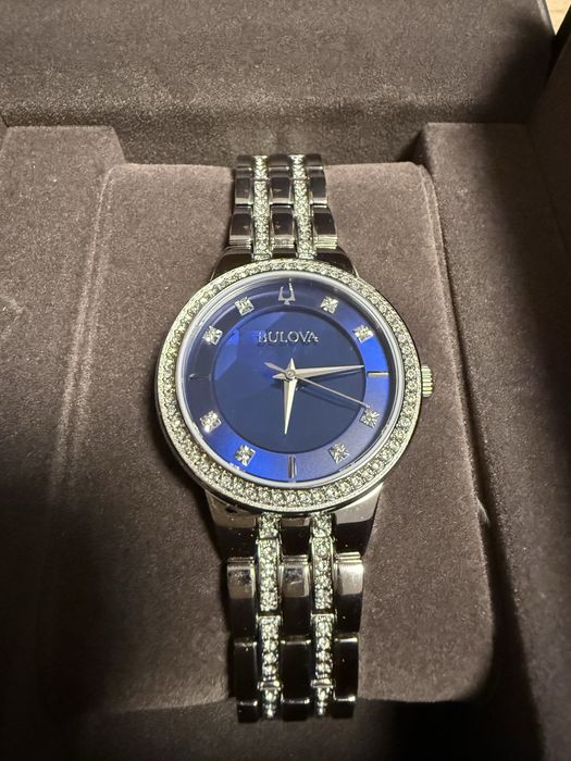 Дамски часовник Bulova Phantom Crystal 96L276