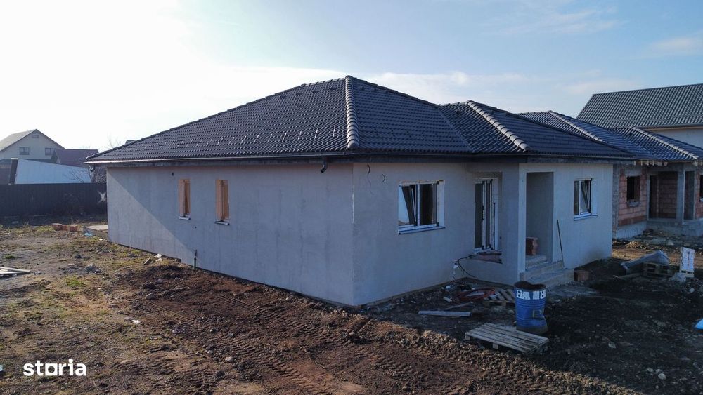 Casă parter de vânzare în cartier Izvor