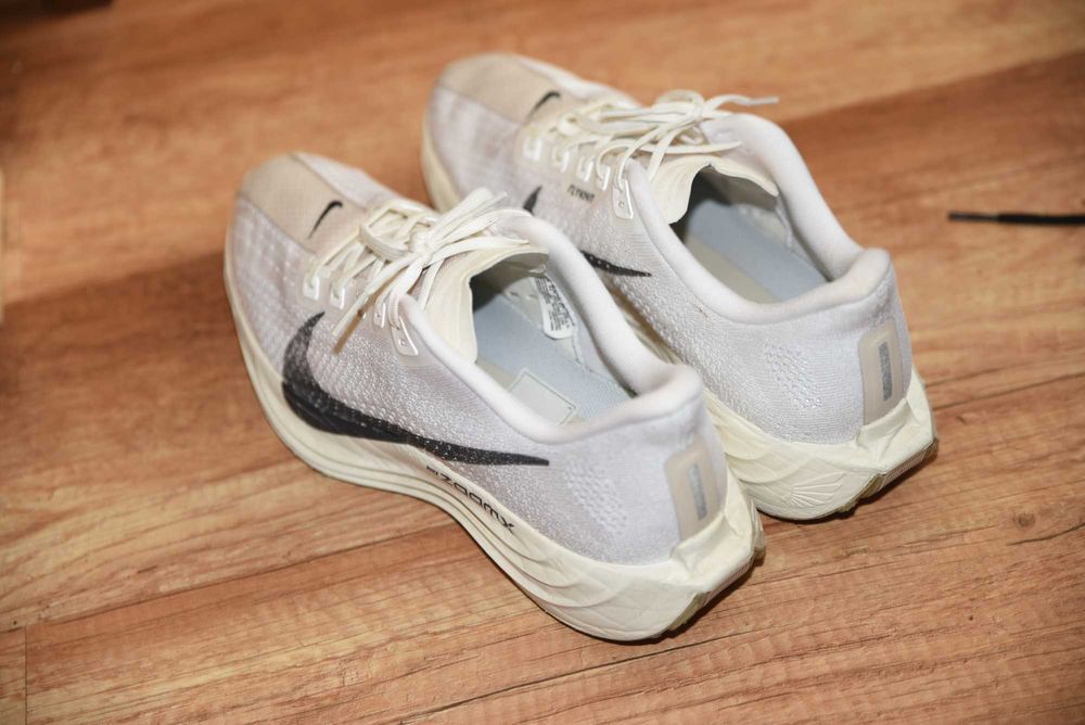 Nike Оригинални маратонки 43 номер