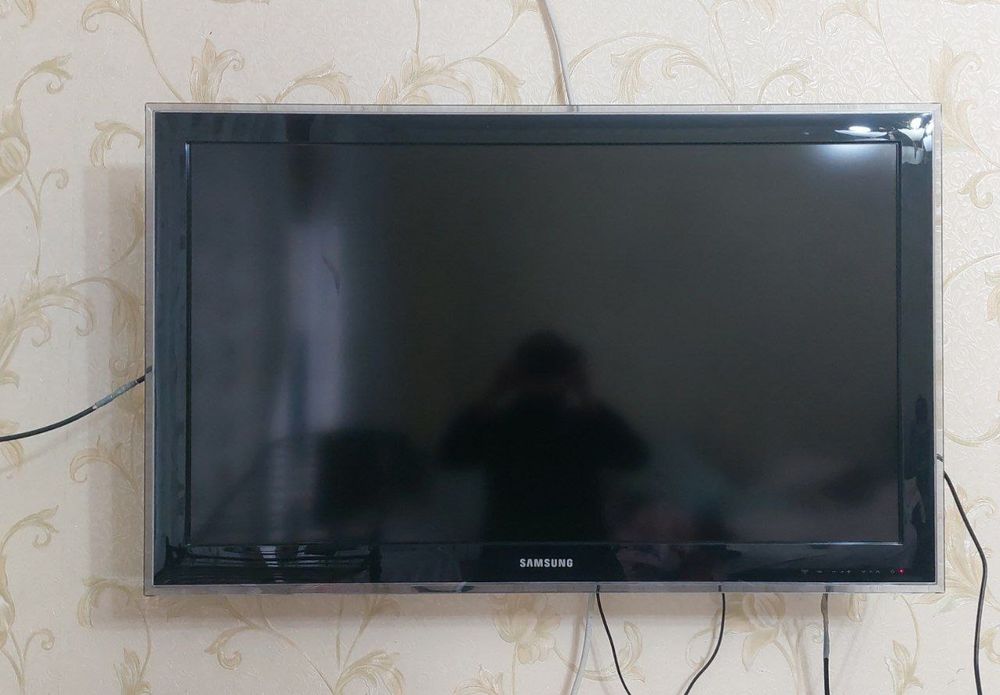 Uy mebelari sotiladi