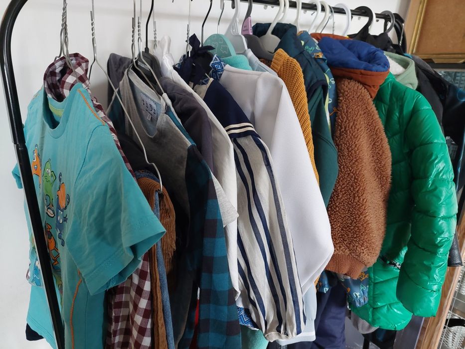 Haine copil noi sau purtate foarte puțin