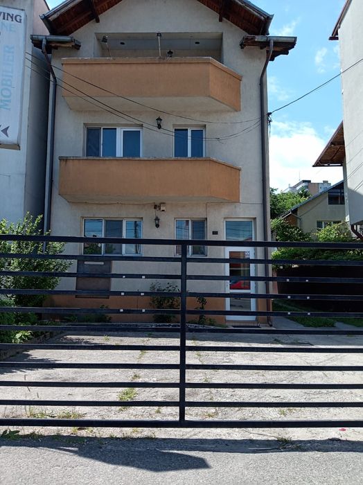 Închiriez spatiu/ spatii Bdul N .Bălcescu Pitești