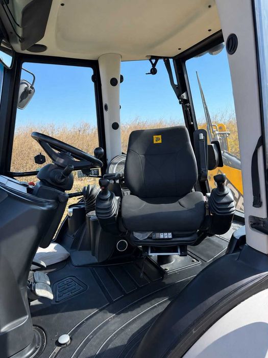 Багер JCB 4CX