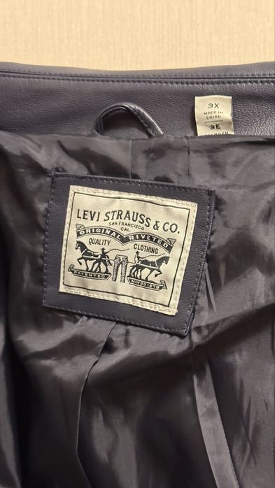 Новая куртка Levi’s