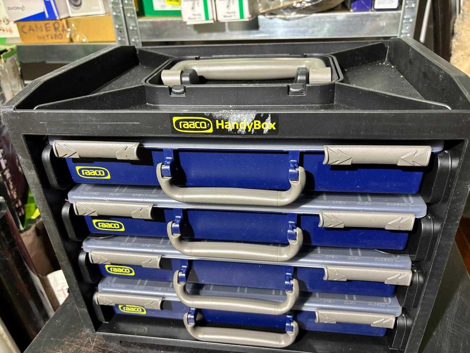 Raaco 136242 Cutie portabilă practică + 4 asortatoare A4, negru/albastru