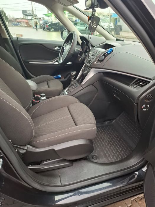 Vând Opel Zafira tourer 7 locuri