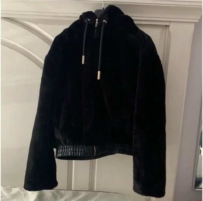 Пухено яке с косъм  Zara с качулка