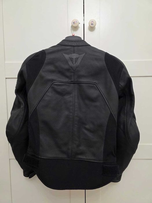 Geaca moto piele Dainese Agile – mărimea 46 (S), stare excelentă