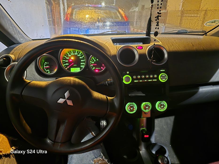 Vând mitshubishi colt cz3