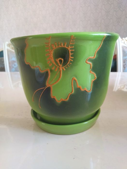 Керамические цветочные горшки