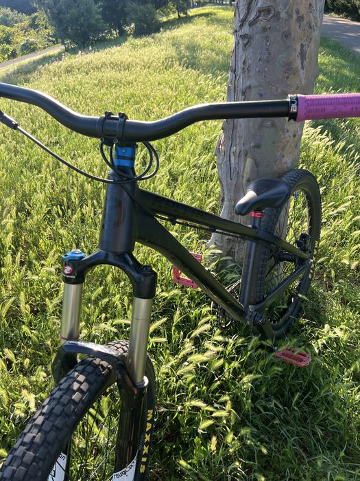 Bicicleta kellys whip 30 aproape noua