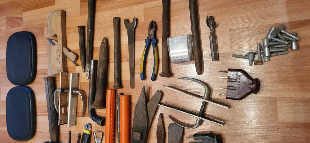 Лот от инструменти
