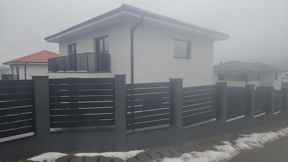 Vând casa individuala  la intrare in Chinteni