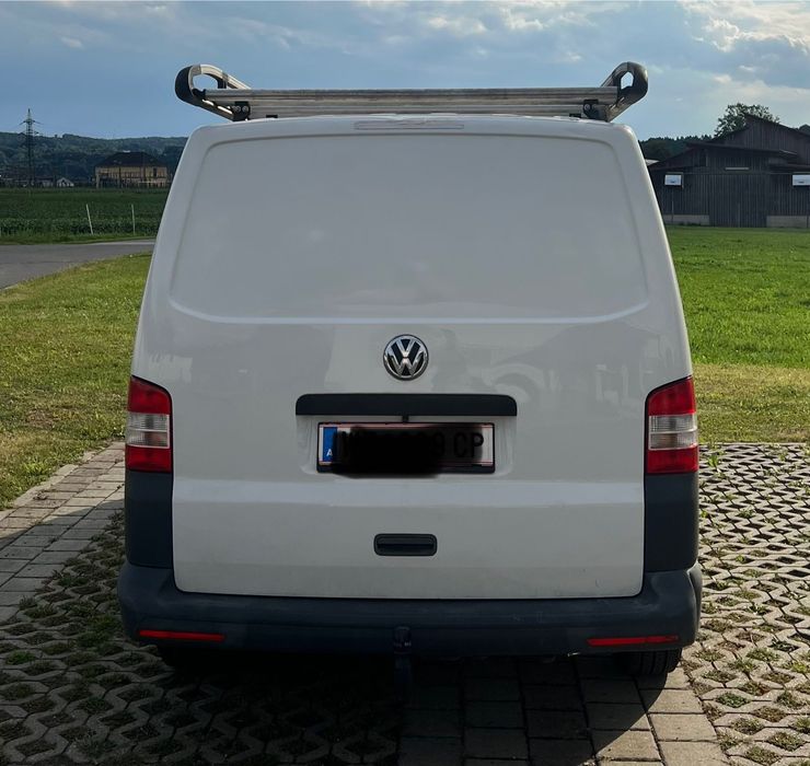 VW Transporter T5 2.0 TDI – autoutilitară (Kastenwagen)
