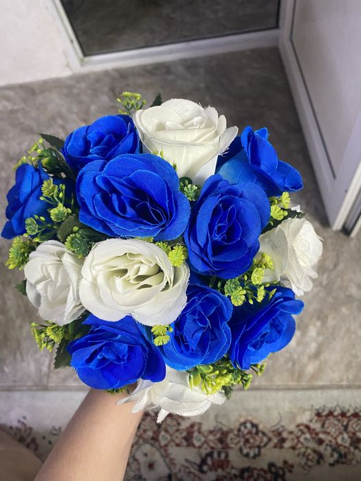 Продам букеты девчики