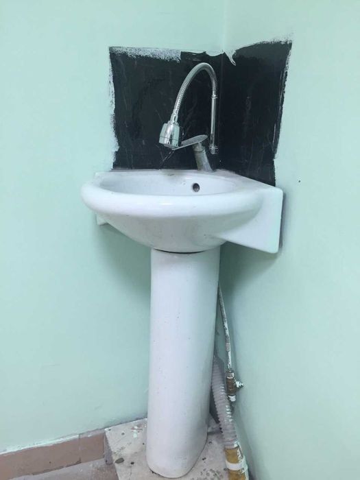 раковина угловая б/у