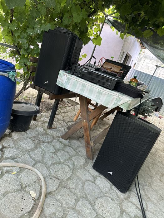 Vând boxe / amplificator / stative / mixer