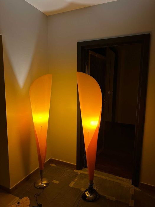 Lampadar PVC podea cu talpă inox - 2 buc - 600 lei - (300 lei bucata)