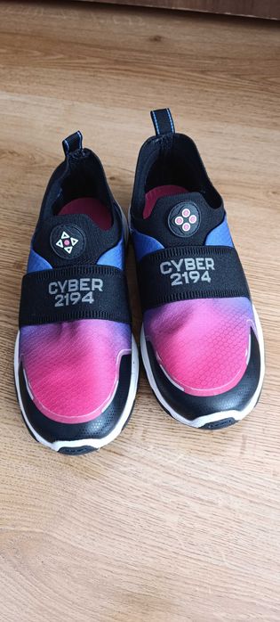 Маратонки ZARA N35