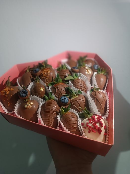 Клубника в шоколаде город Астана