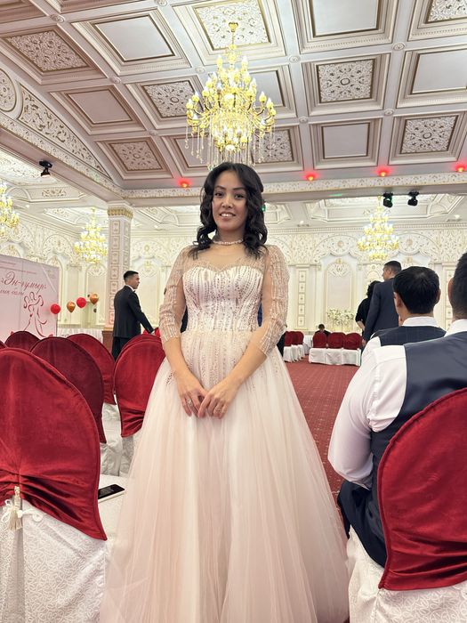 Бальное платье, можно как свадебное