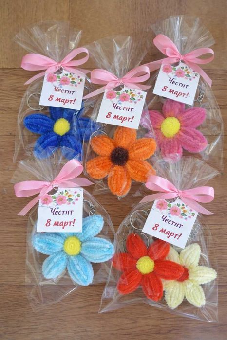 Цветни подаръчета за 8 март