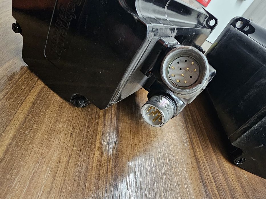 De vânzare 2 servomotoare , Schneider  Elau  /  Kronos