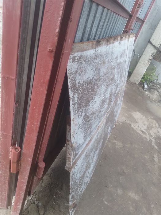 Продам жесть три листа