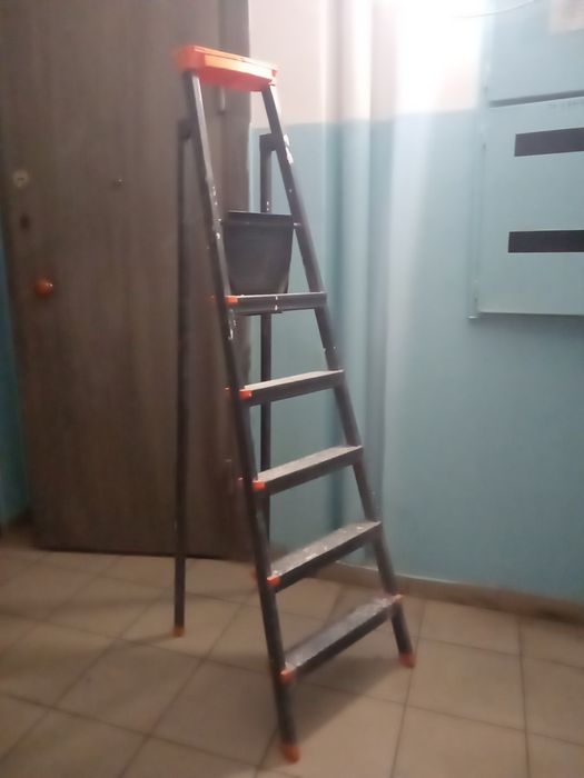 Стремянка . Самая низкая цена