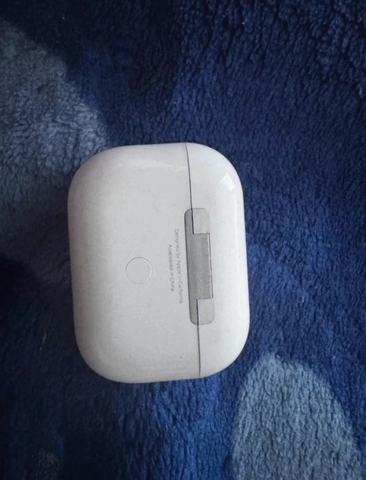 airpods pro 1.