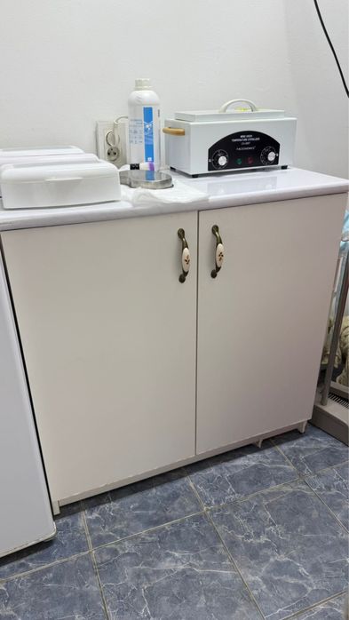 Продам шкаф белый