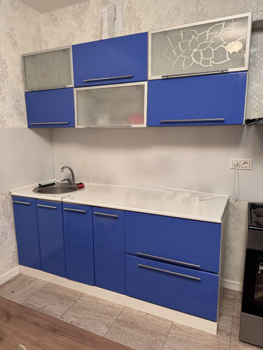 Продаем б/у кухню длинною до 2м