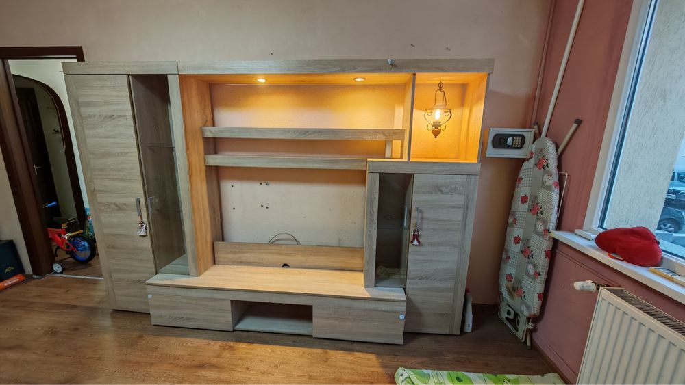 Vand canapea si coltar extensibil 700 de lei bucata