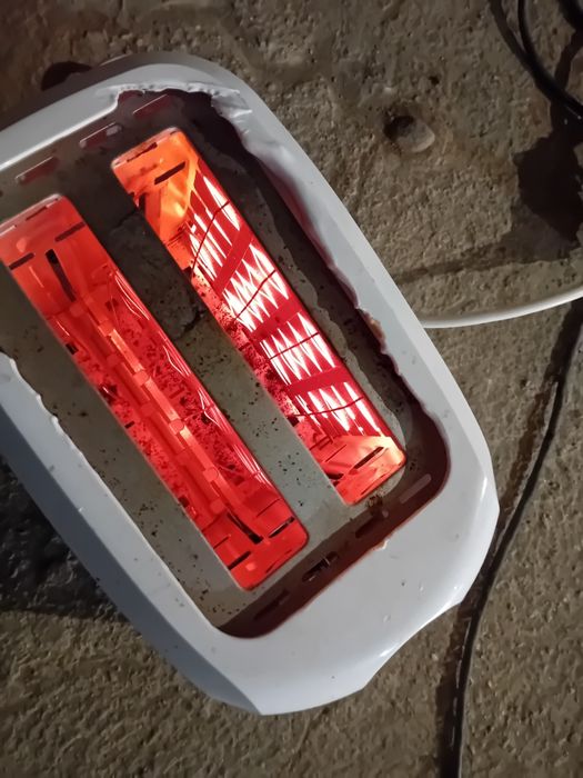 Тостер за две филии