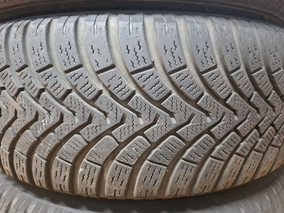 Set 4 anvelope iarna 215 60 16 falken  dot 2019