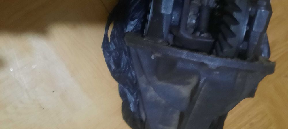 Продается редуктор заднего моста 35×9 в хорошем состоянии