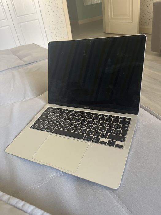 MacBook Air m1 в идеальном состоянии