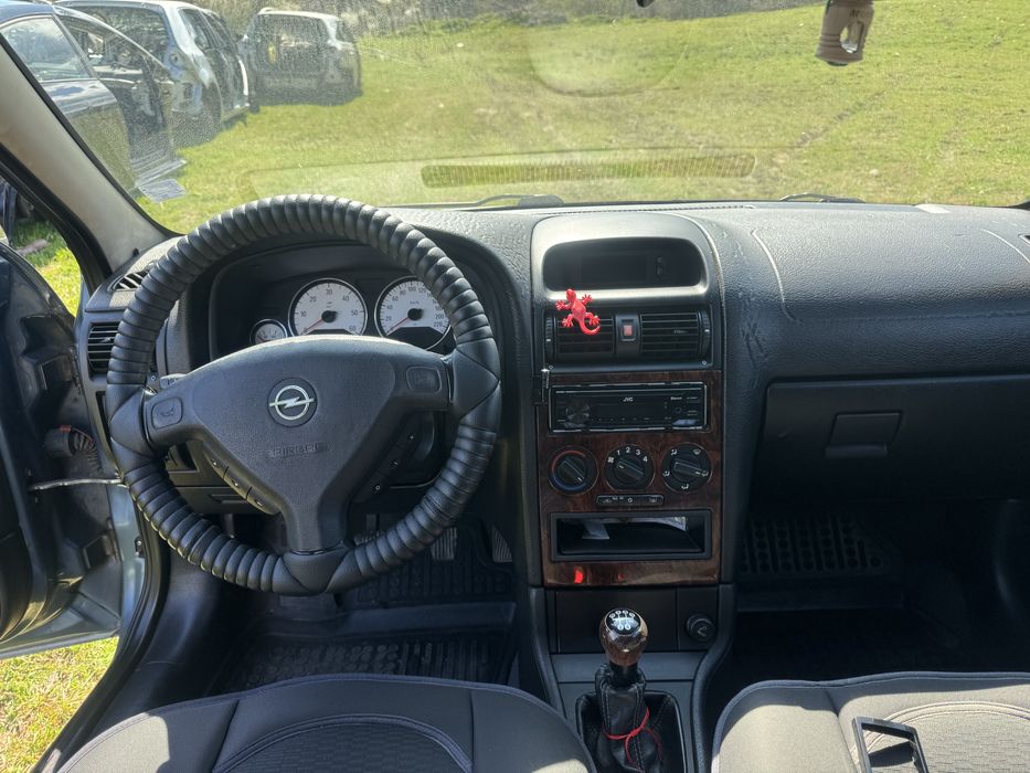 Opel Astra 2.0DTI на части