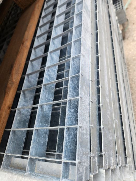 Grătare zincate 135x80