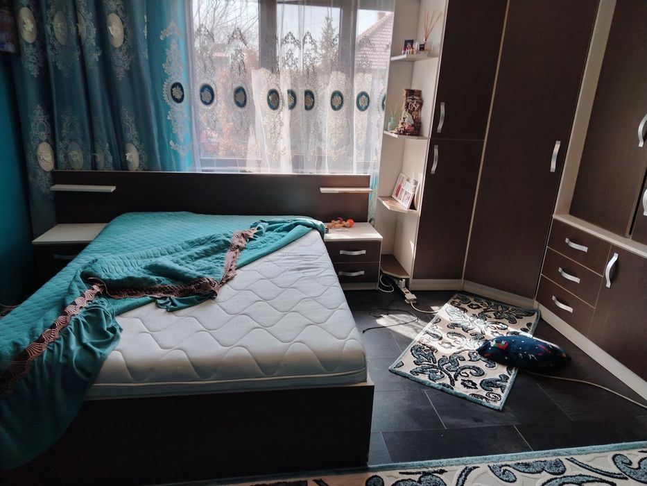 Vand mobilă tineret