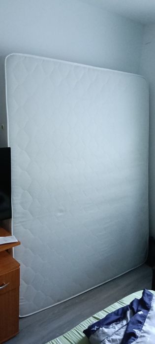 Vand saltea cu arcuri 160/200,pret fix