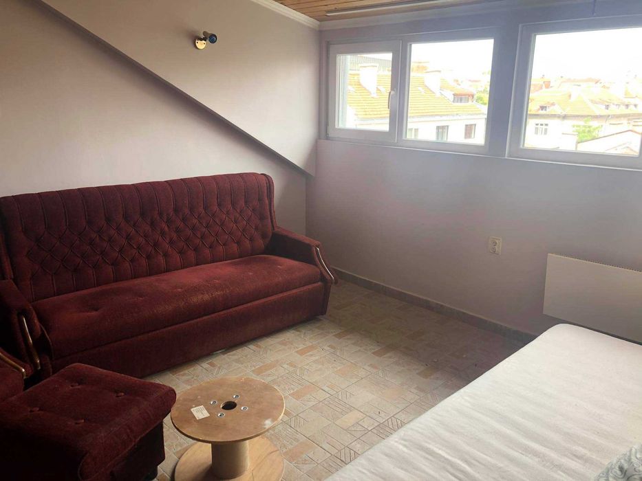 Дава се под наем Едностаен апартамент в София, Център - 45 кв.м за 330 € - Снимка #1