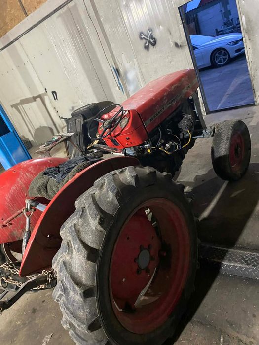 Vand tractor sau schimb cu unu mai mic