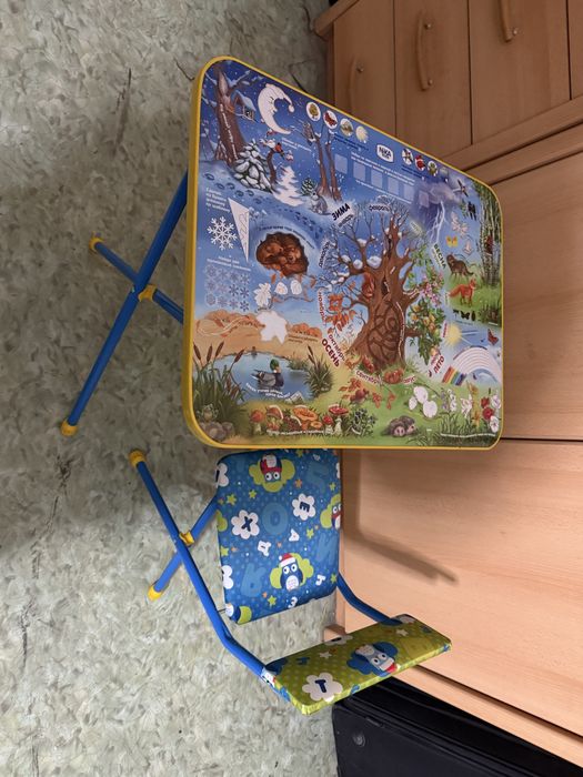 Детский стол со стулом