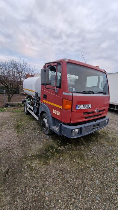 Vand cisterna Nisan cabstar