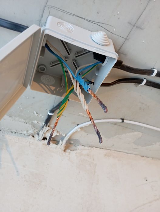 Услуги электрика, электромонтажника