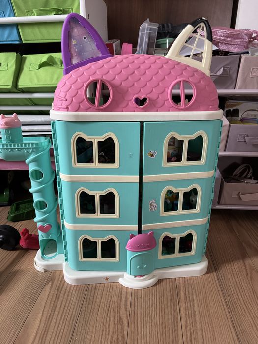 Casuta Gaby cu figurine