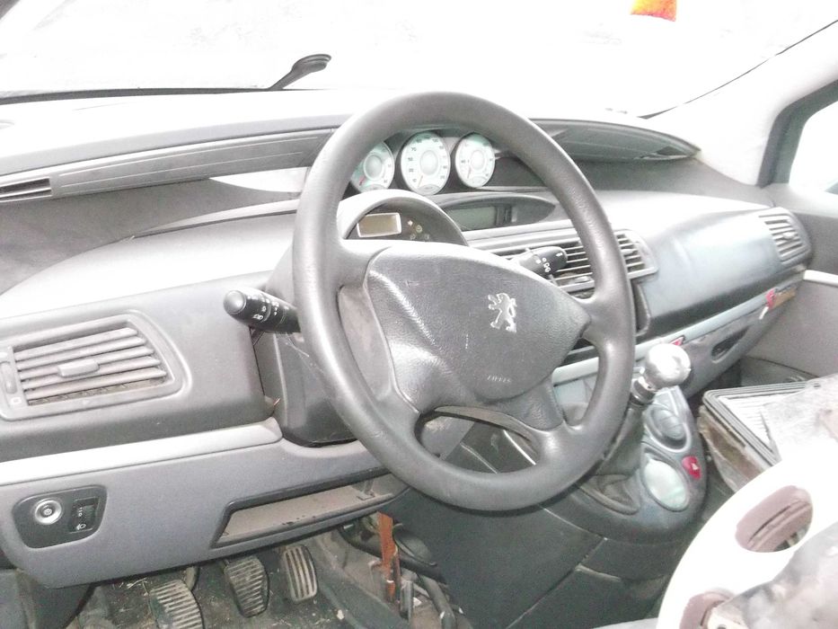 Пежо 807 2.2 128 к.с.2005 год.Само на части